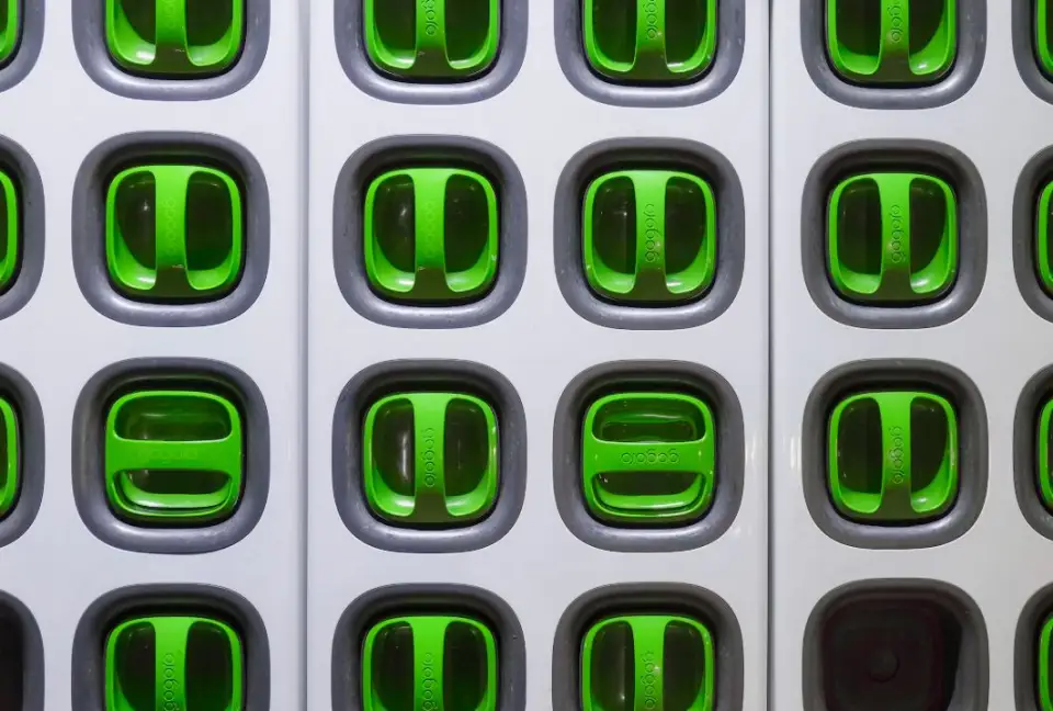 Scientists Use "Injection" to Break the Lifespan Curse of Lithium Batteries